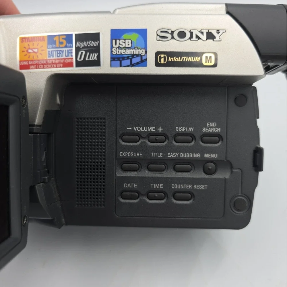 Sony Handycam CCD-TRV608 Silver 560x Digital Zoom Hi8 Camcorder - For Parts